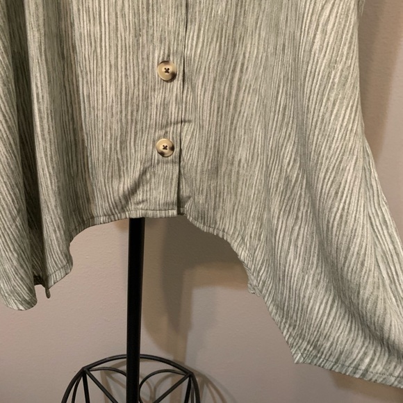 NWT Fred David 2X green blouse with front buttons - Picture 7 of 10